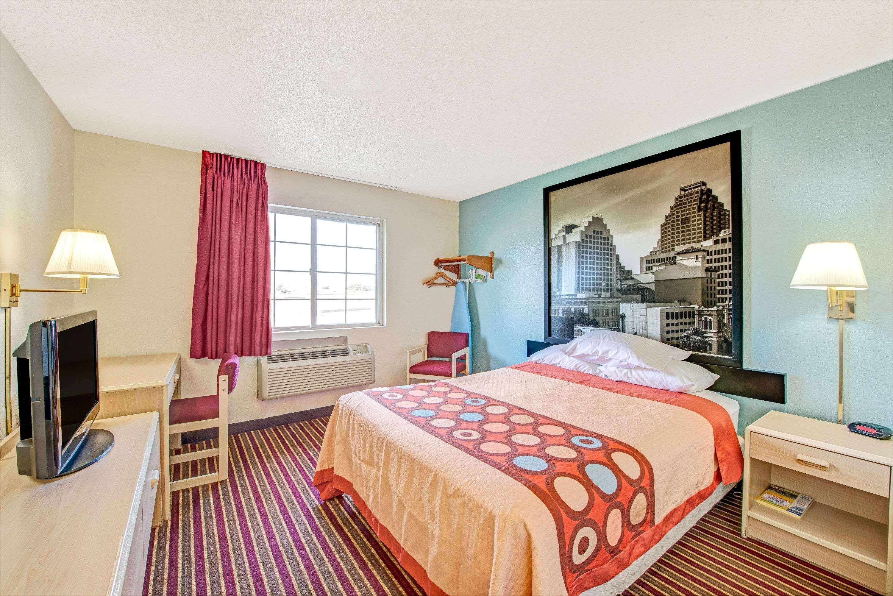 Hotel Super 8 By Wyndham San Antonio/Fiesta Zewnętrze zdjęcie